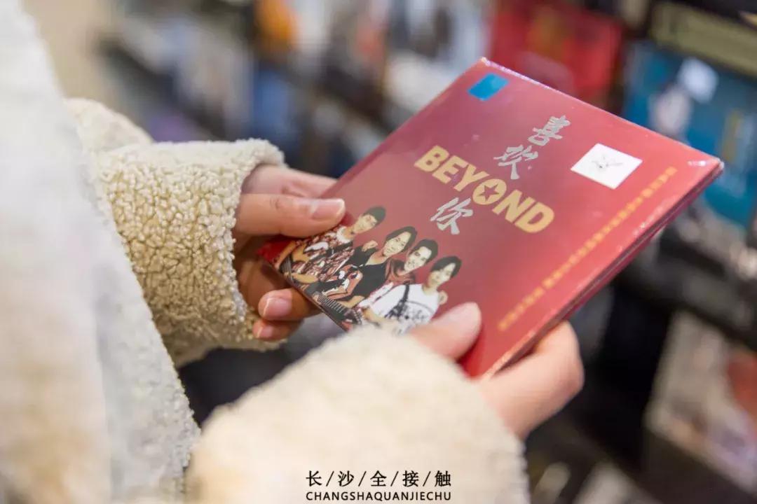 留得住回忆但是留不住人心,留得住的记忆回不去的乡愁