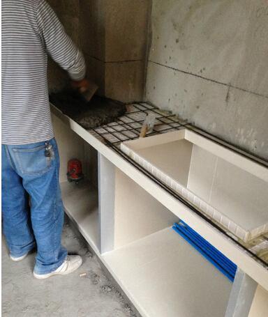 做砖夹石橱柜,老公非要自己动手装修