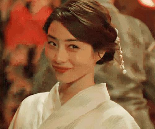 石原里美的眼睛有整容吗,石原里美双眼皮是什么型