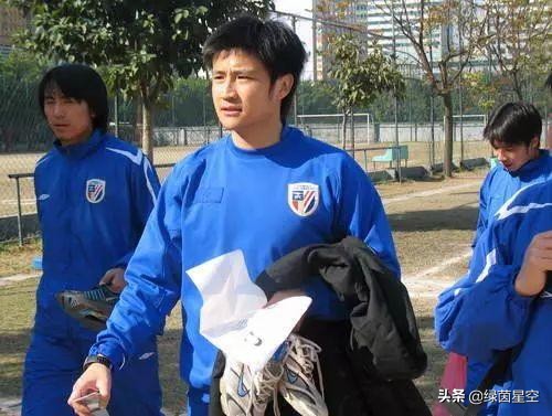 甲a最佳右后卫,甲a联赛十大最佳前锋