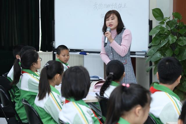 芳草地国际学校新疆,芳草地国际学校一年级