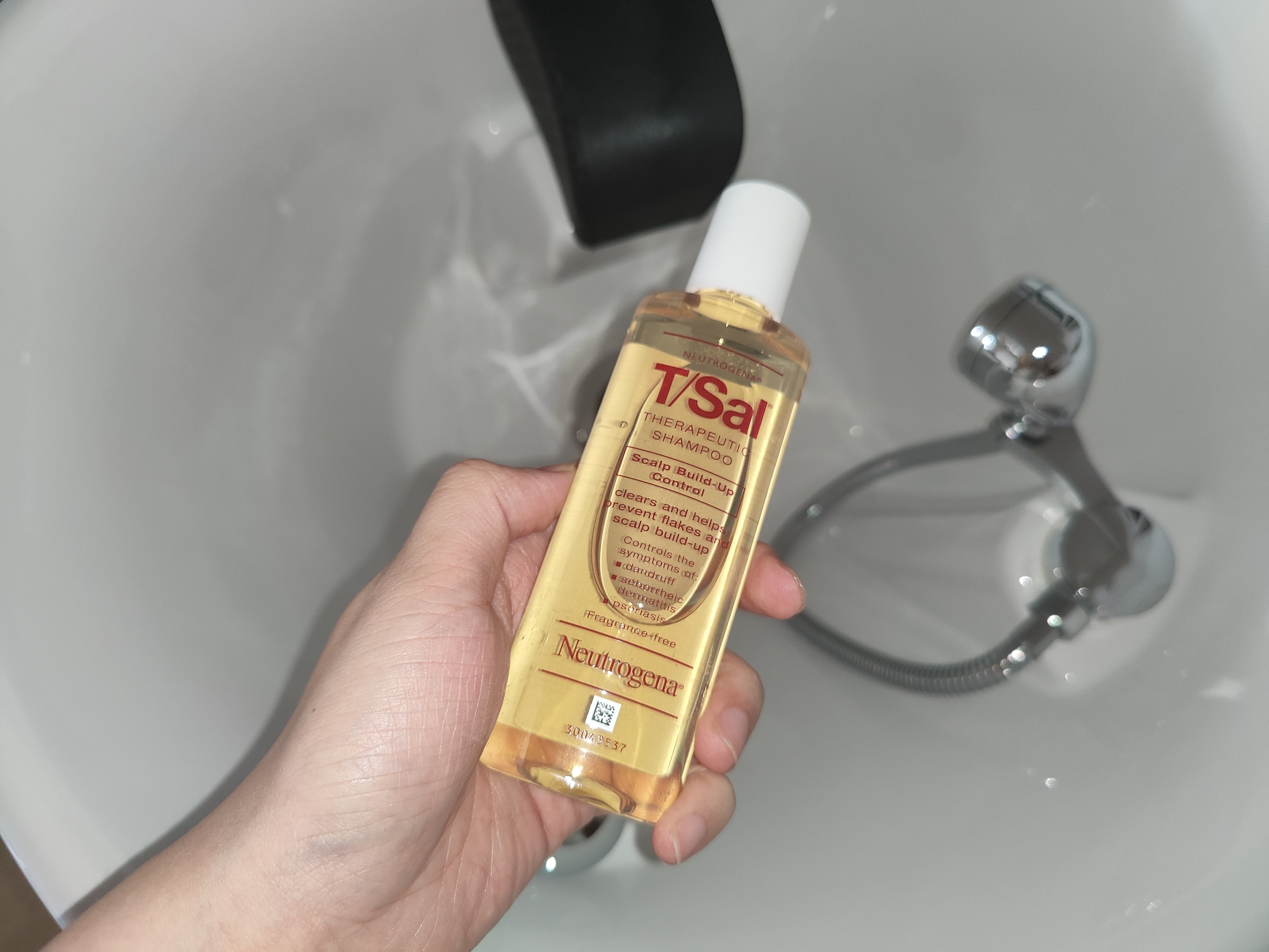 含水杨酸的洗发水对头皮有伤害吗,含有水杨酸的洗发水对头皮有害吗