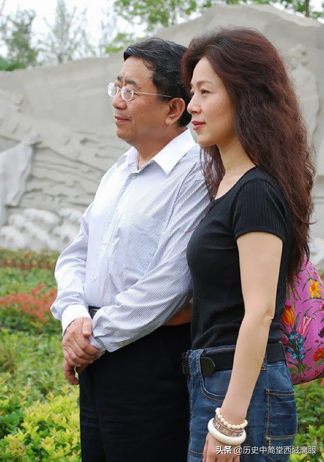 余秋雨与贾平凹有没有一起交流,贾平凹与余秋雨谁厉害