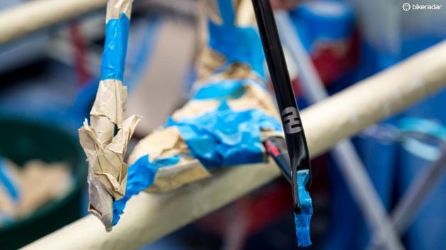 碳纤维自行车车身修复视频教程,碳纤维自行车针孔如何修复