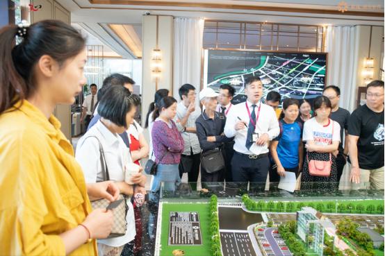 南京哪些地方被挤爆,南京挤爆了