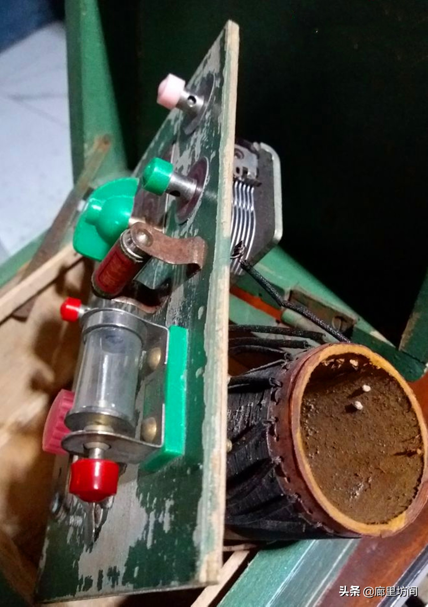 60年代收音机老物件,80年代老物件在墙上挂着的收音机