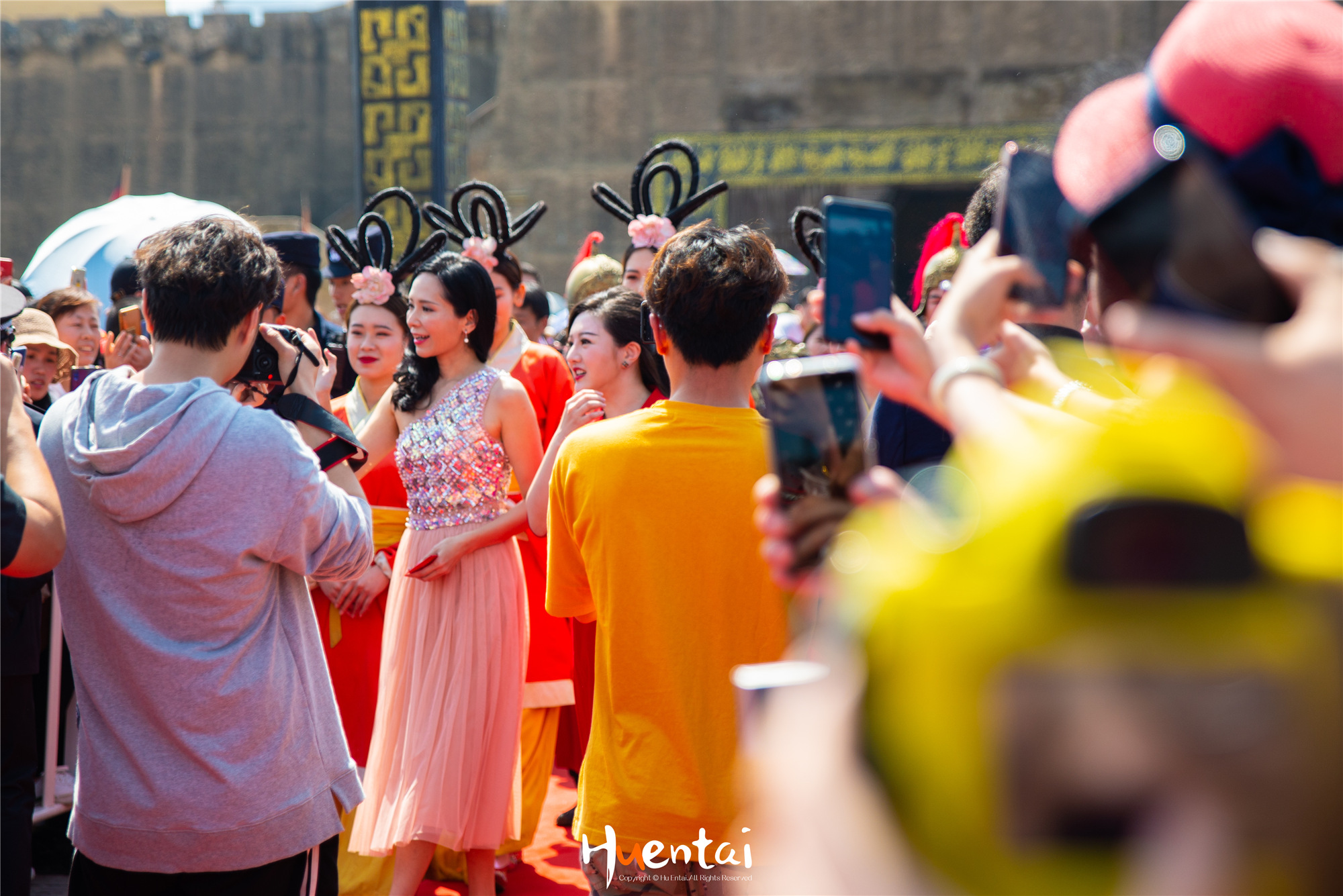 去横店要准备些什么,去横店偶遇明星的几率