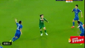 裁判尺度不一致,裁判判罚十大逆天操作