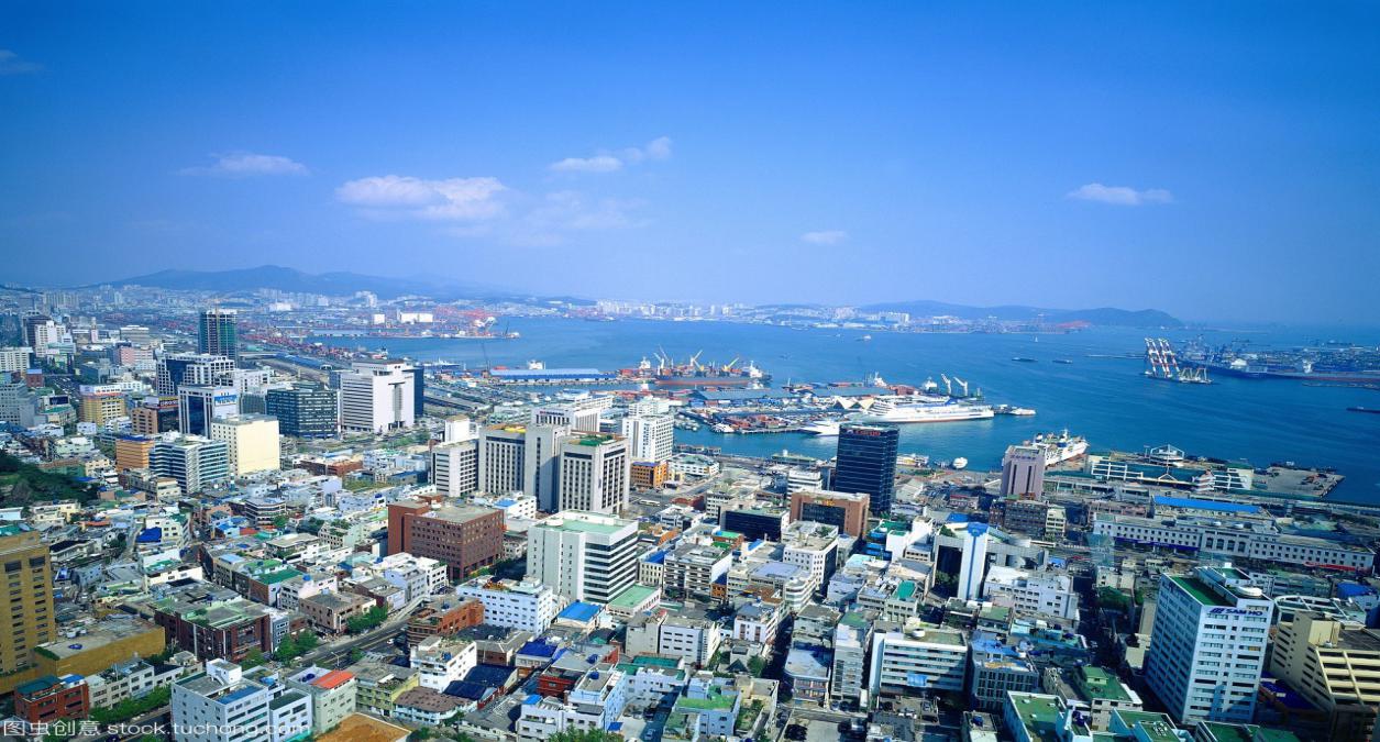 中国大妈挤爆韩国商铺,疯狂购买商品,但老板却左右为难