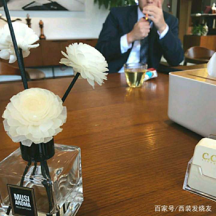 如何辨别西装面料的档次,怎么辨别西装高定