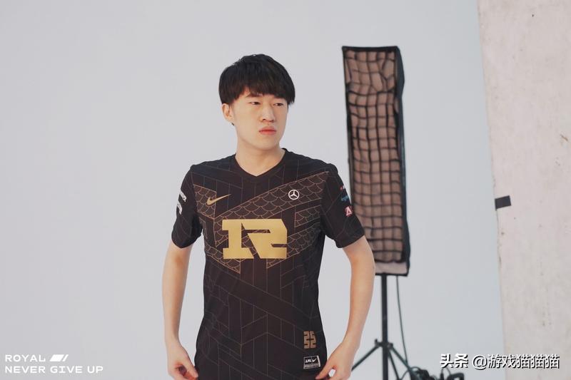 lpl新赛季阵容被曝,lpl新队服edg