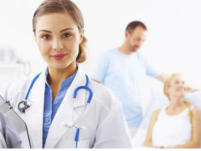 关节置换术后伤口肿胀原因,全髋关节置换五个月了怎么刀口痛