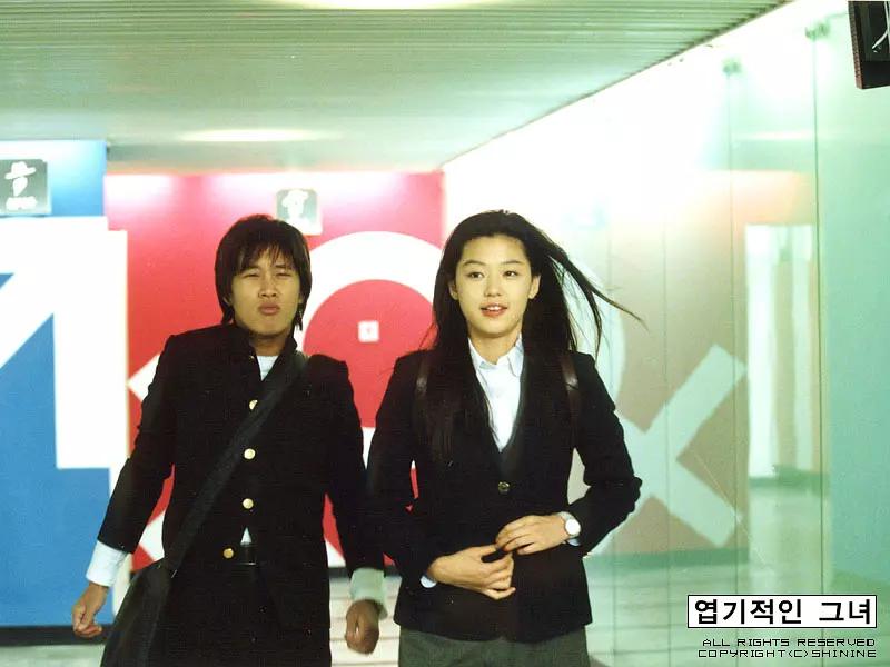 野蛮的大学生也有遇到爱情的时候，其实爱情就是那样浪漫美好