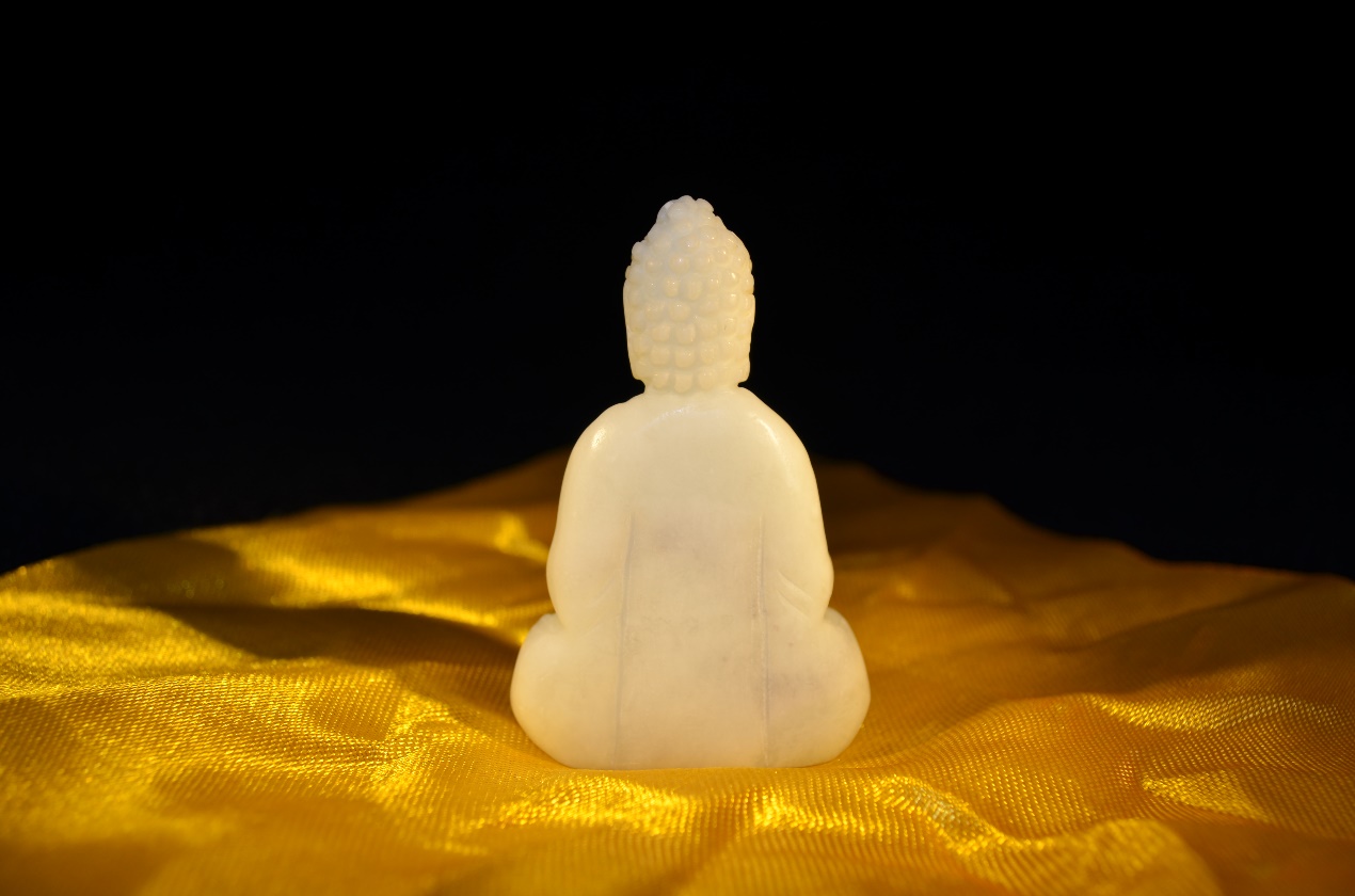 鸡血石与田黄石的结合,硬田黄石与田黄石