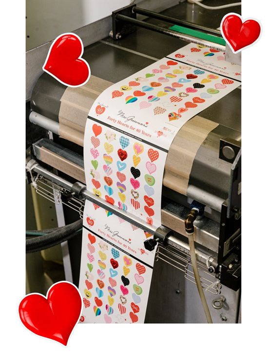 我们给别人带来快乐，美国最后一家贴纸生产工厂的秘密？