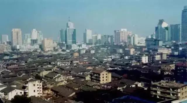 天一广场附近的老街,天一广场20年前