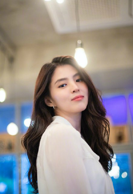 她因做“小三”一夜成名，但大家对她恨不起来，全因为漂亮会穿