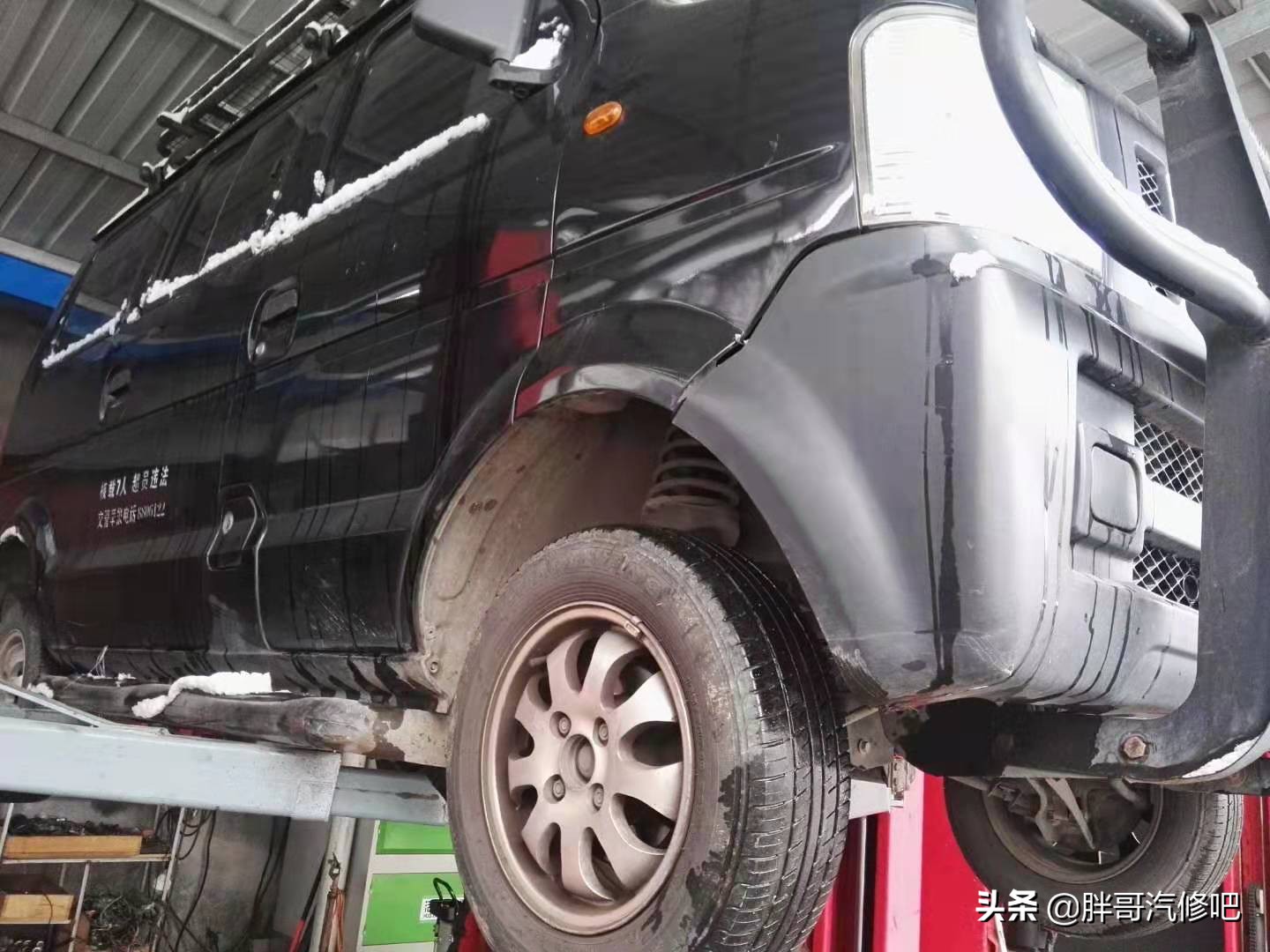 踩下离合器踏板有异响声,十有八九是分离轴承问题,胖哥拆解维修