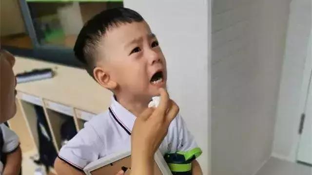 台风玲玲新路径,珠海台风消息最新预报直播