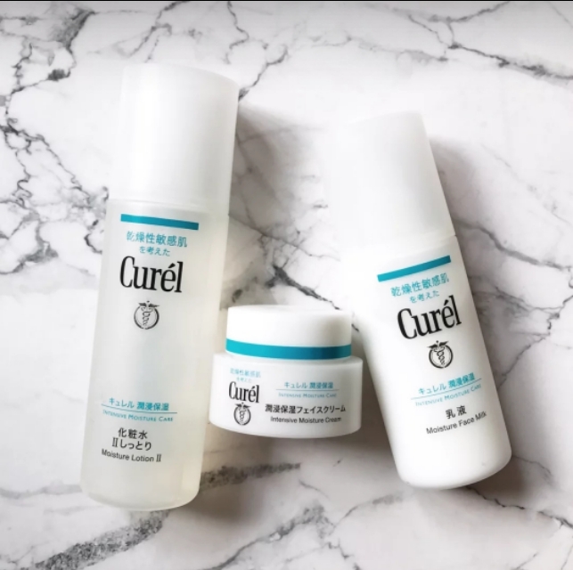 适合学生补水的水乳敏感肌,t区油加敏感肌平价水乳