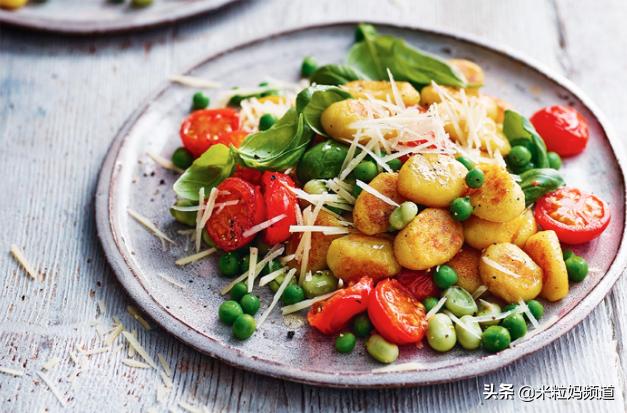 男孩吃了半碗家常菜住进icu,吃了道家常菜肚子疼