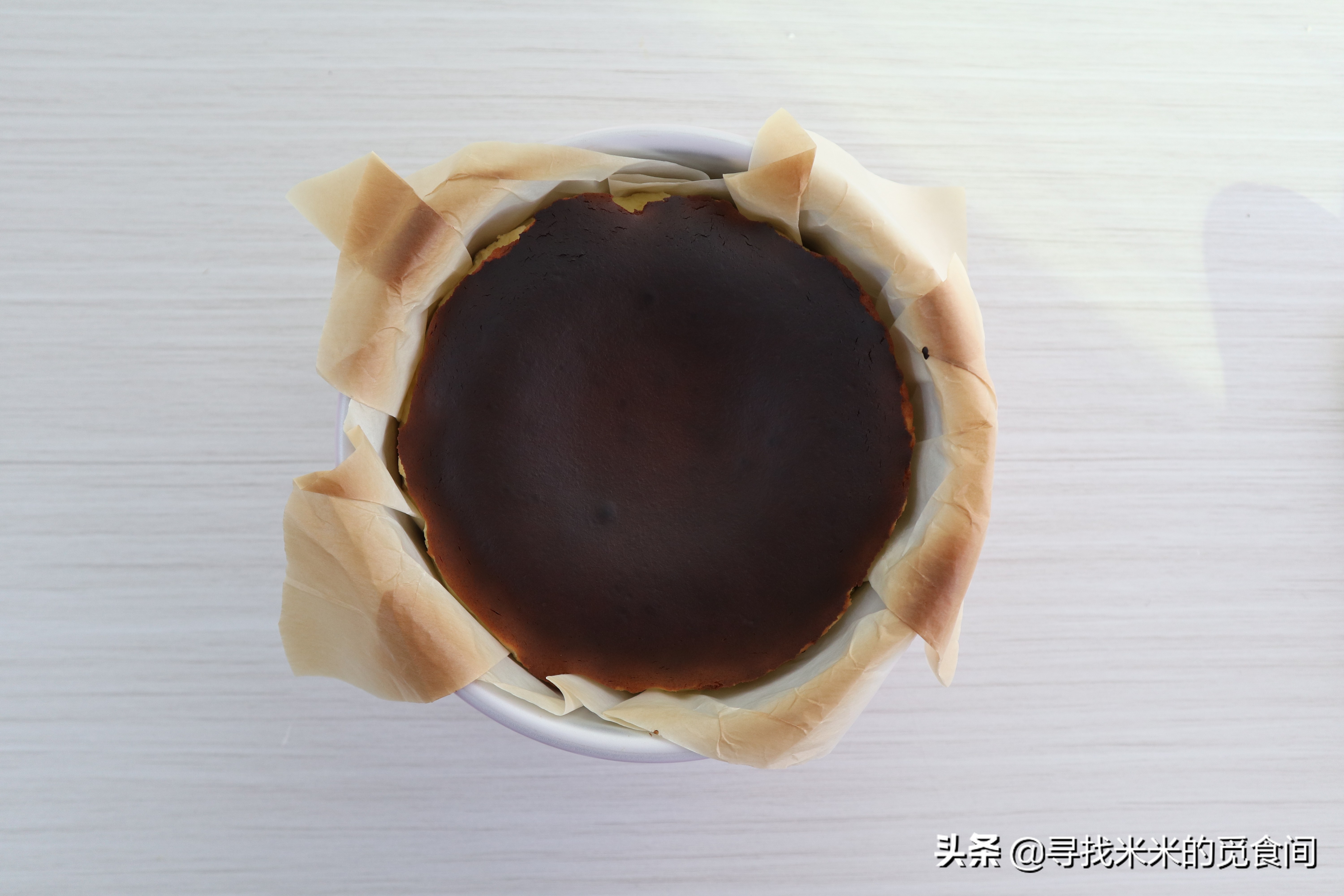 风靡ins的巴斯克芝士蛋糕配方曝光,正宗烘焙8寸巴斯克芝士蛋糕做法