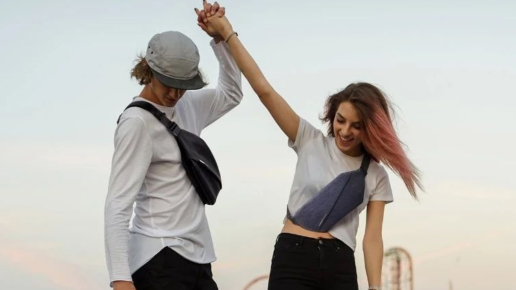 潮人背什么腰包,潮男腰包怎么背好看