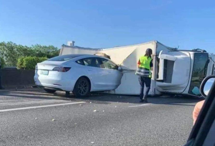 知乎拆解特斯拉,特斯拉零件拆解