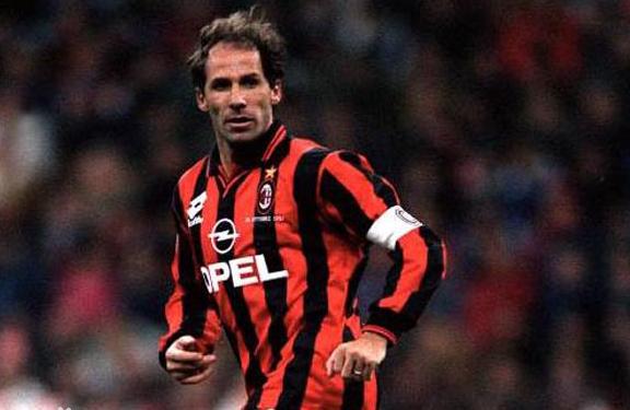 ac米兰红黑什么意思,红黑军团ac米兰后防那么强吗