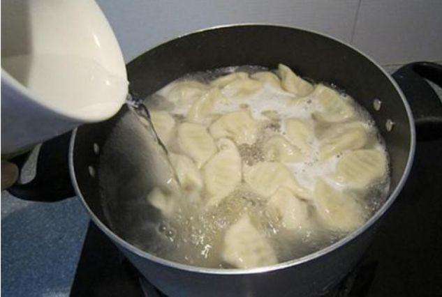 劲道有弹性的饺子皮如何和面,饺子皮用什么粉做煮不烂