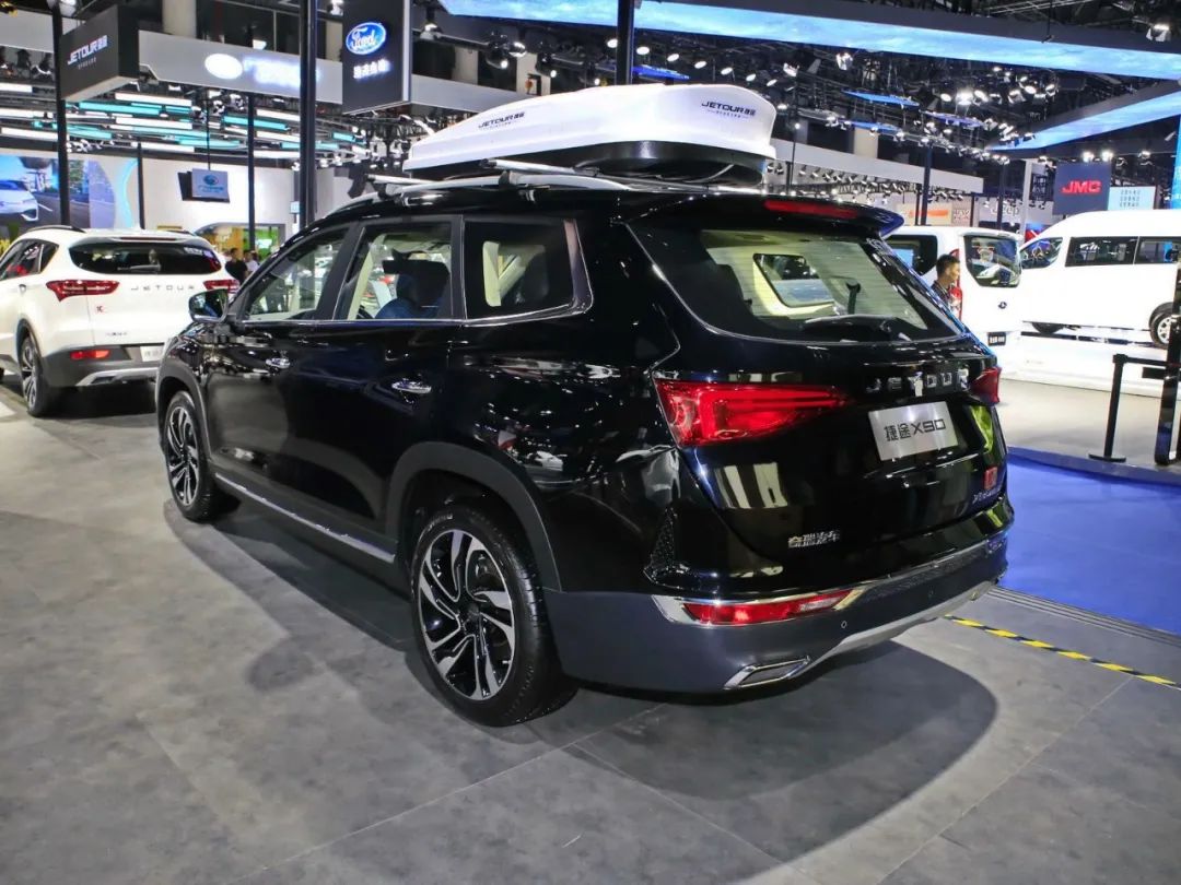 10万就能拿下的两款suv,10万空间大的6座suv