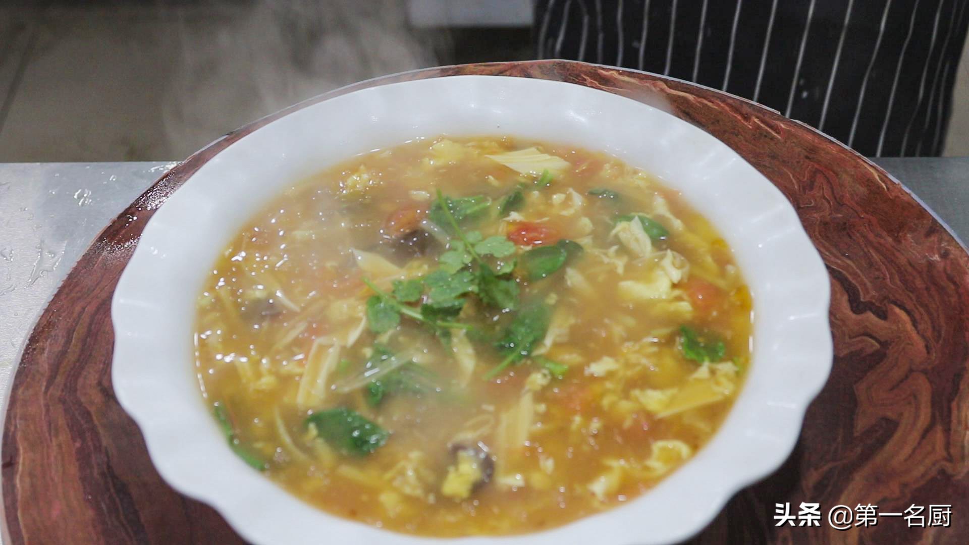 鸡蛋汤怎么弄好喝,鸡蛋汤怎么下锅好看好喝