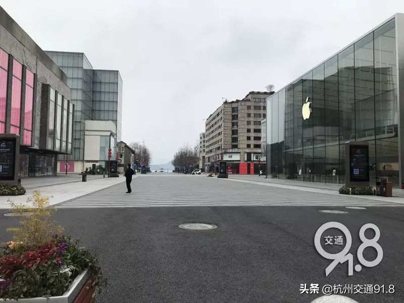 独家！记者实测杭州公交：站点客流小，车上座位坐不满