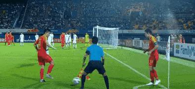 国奥负于马来西亚,国奥多打1人负于日本