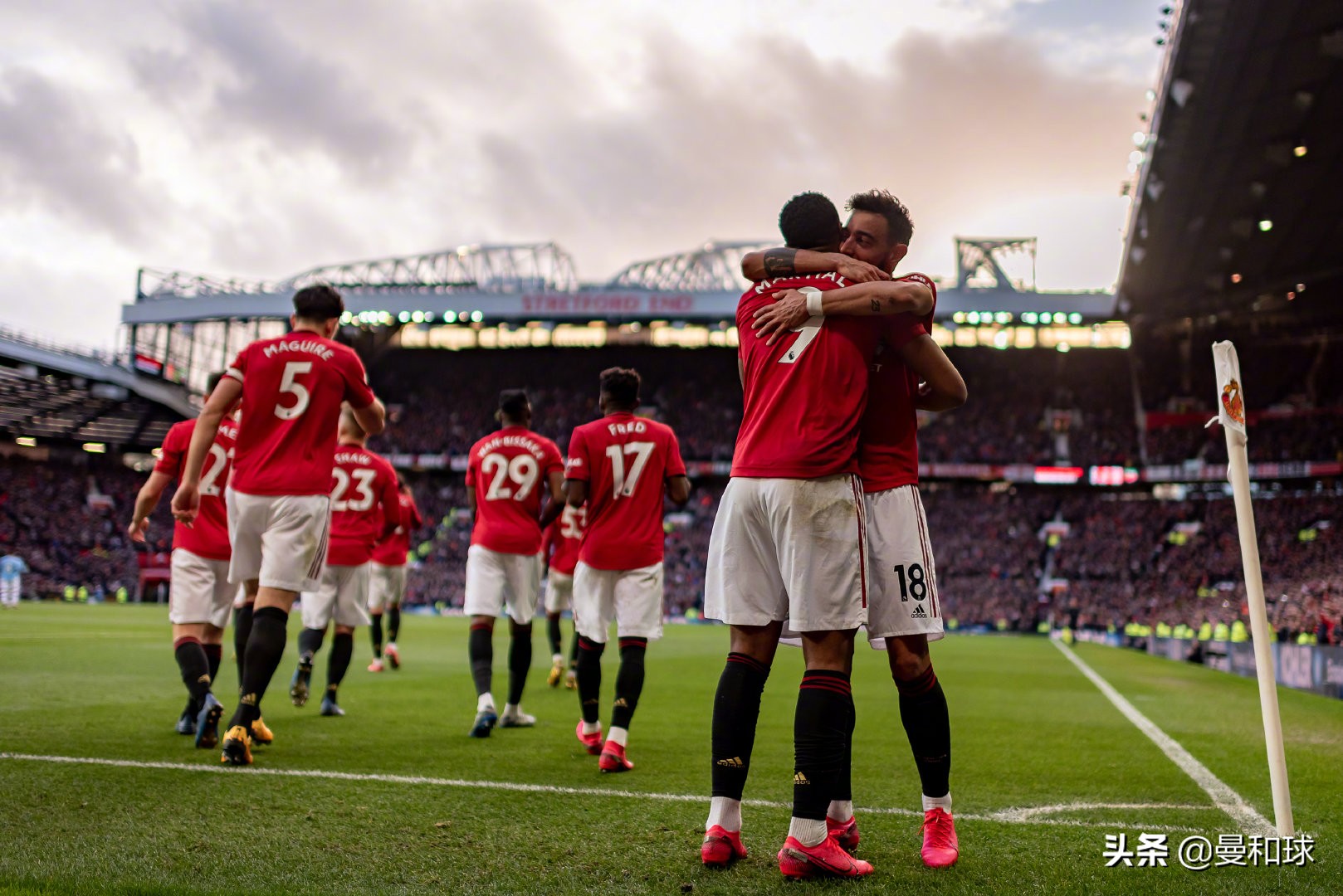 24张GIF详解曼联新核进攻能力:B费3大特质造就双料月最佳