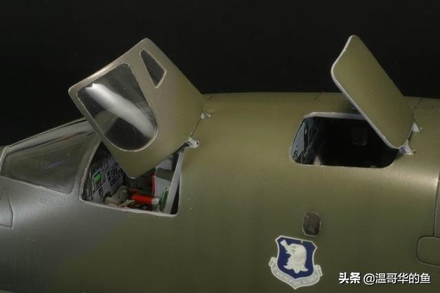 美国b-1b枪骑兵超音速战略轰炸机,b-1b战略轰炸机伊拉克战争