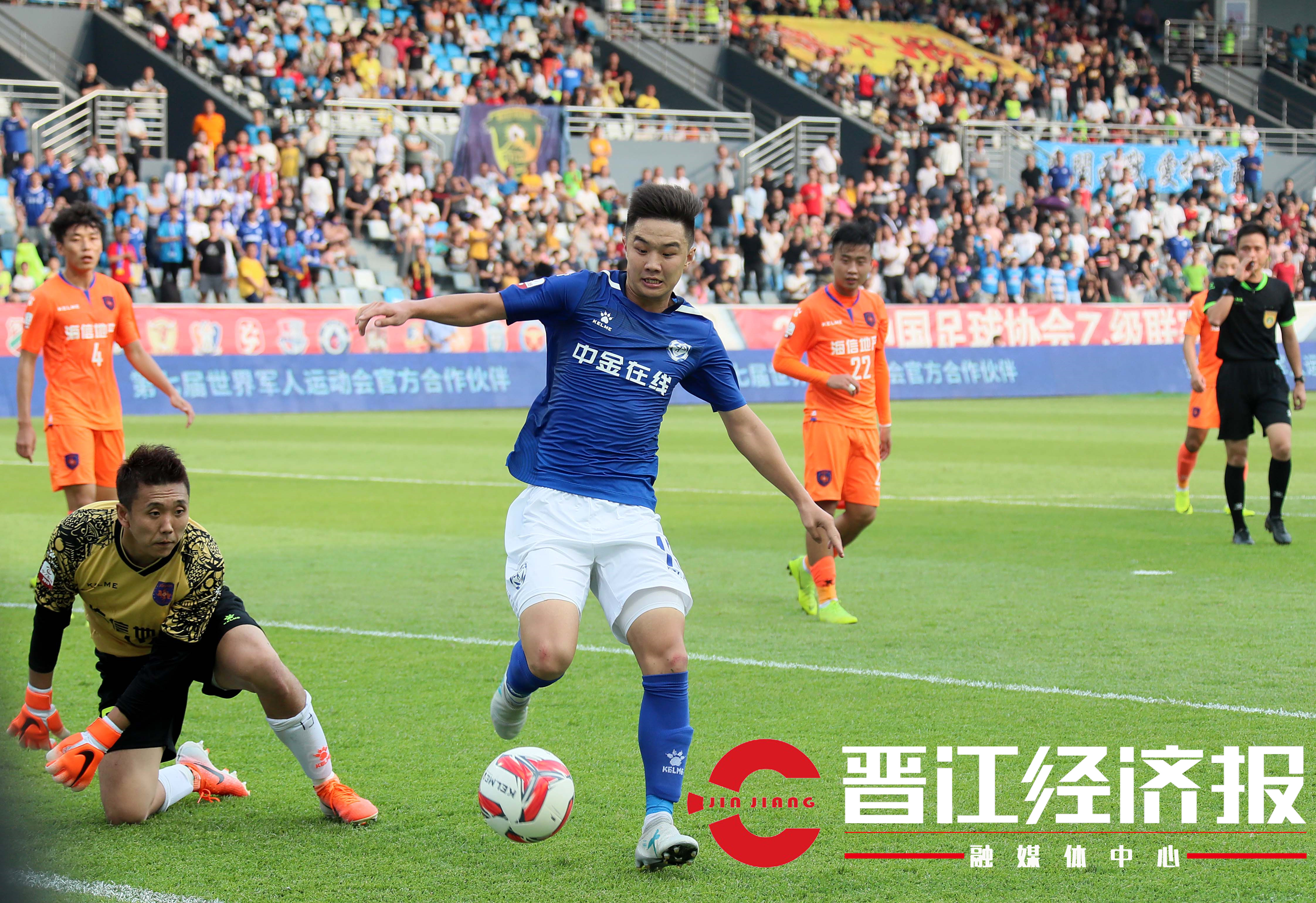 脚感太好！晋江足球公园建成投用，福建天信队队员说感觉“要飞起来”...