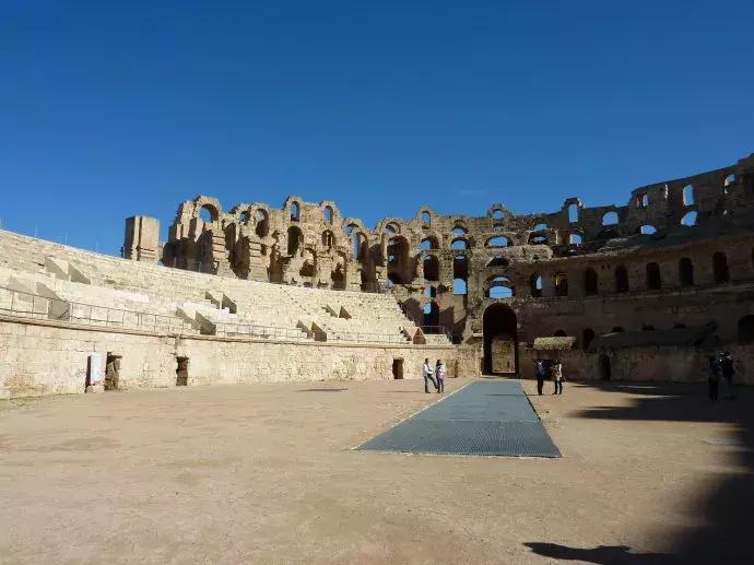 突尼斯是不是地中海,突尼斯一半沙漠