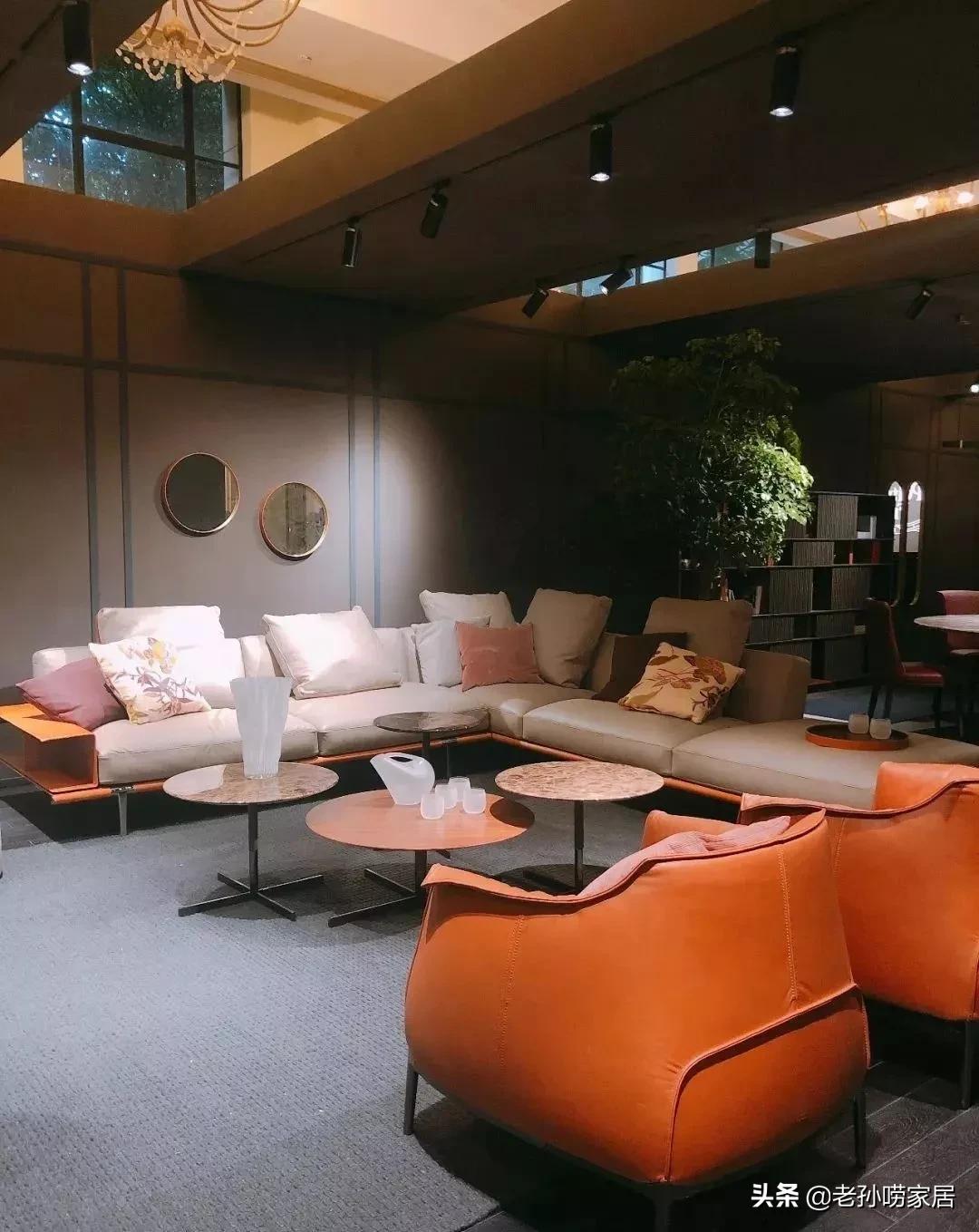 客厅主灯高级感轻奢,灯选的好装修颜值高