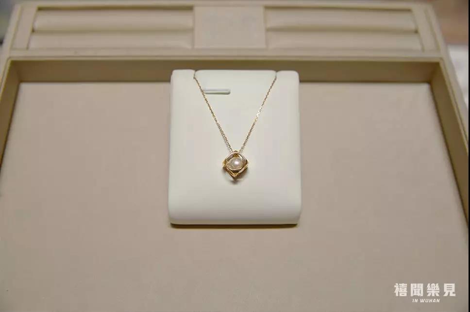 我膨胀了，在武商世贸广场的黄金珠宝手表区逛痴了迷