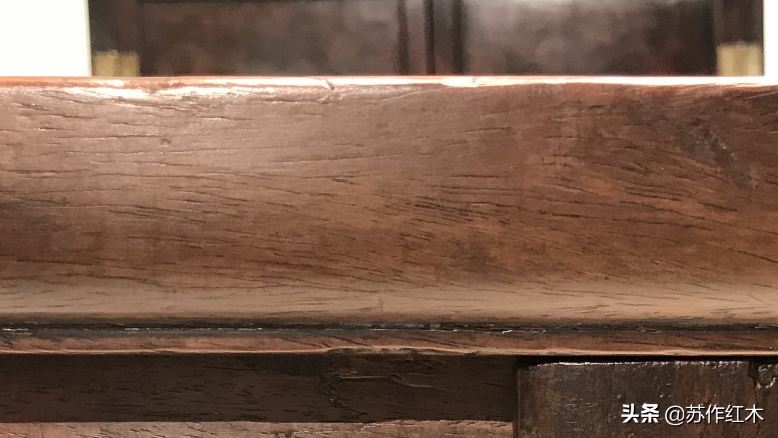 黄花梨翘头双龙捧寿纹,黄花梨小翘头纹