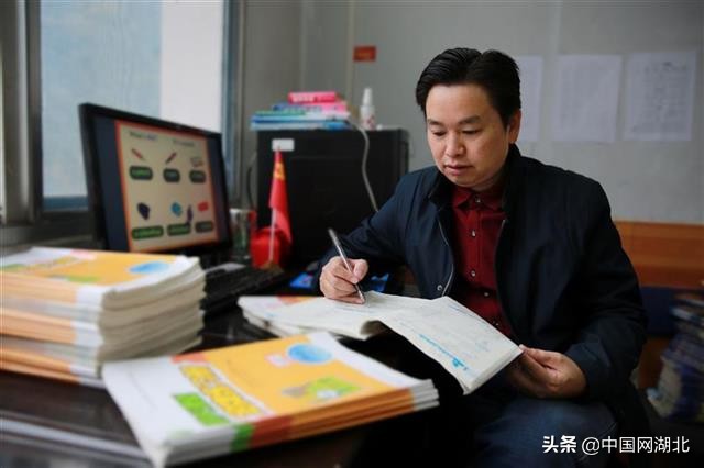 年薪50万，拒了！五峰“深山红烛”向宏佳扎根深山24年