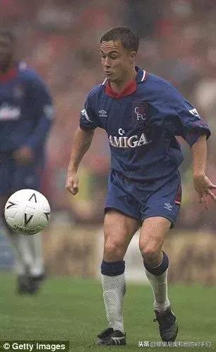 从夏普到世嘉,从德国好顺到库尔斯啤酒:英超豪门球衣广告的变迁