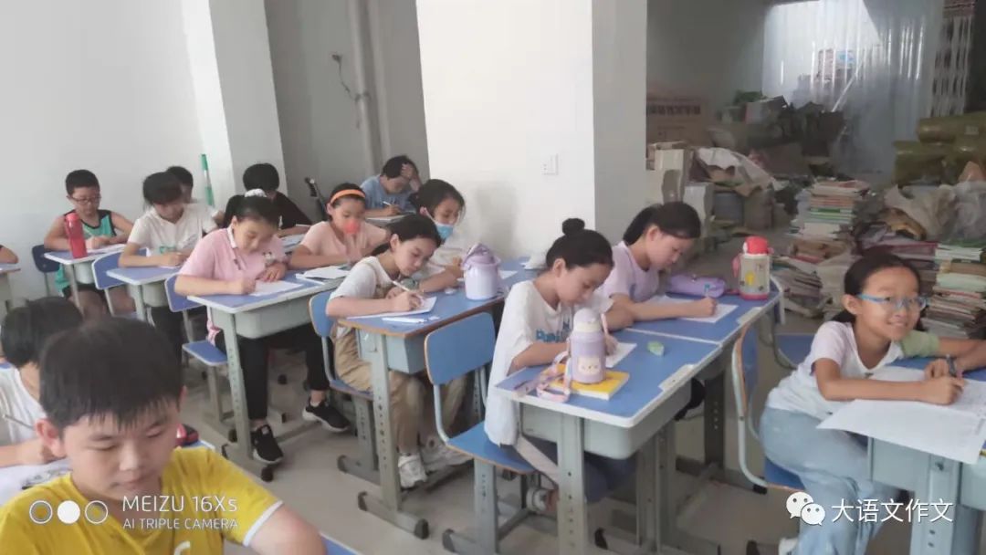 写作建构心灵（临西一中学生赵蕊的《我的家》和《我的珍藏》）