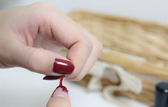 撕拉指甲油能维持多久,撕拉指甲油怎么沾水不掉