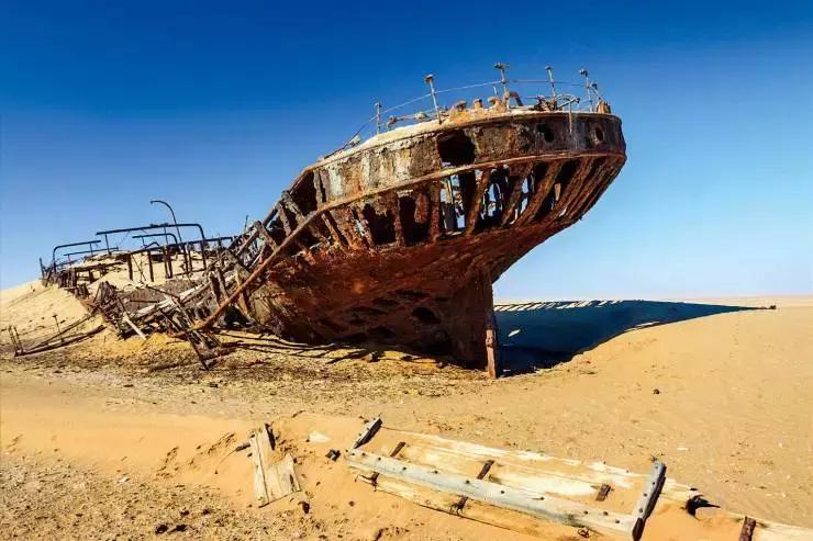 一半是沙漠一半是绿洲,一半沙漠一半海洋