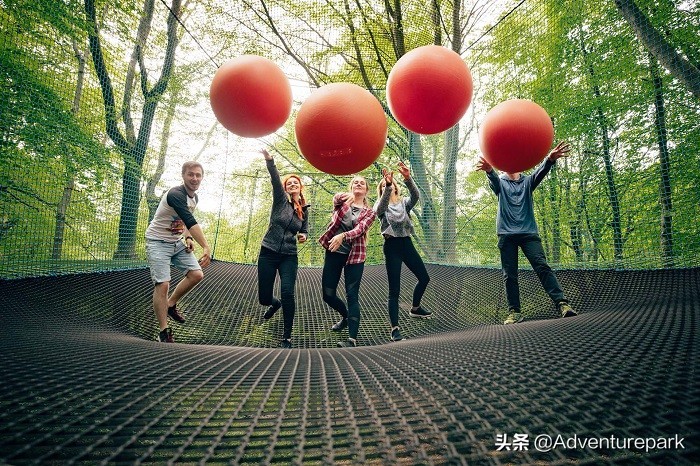 24小时的蹦床乐园,蹦跶极限室内蹦床公园