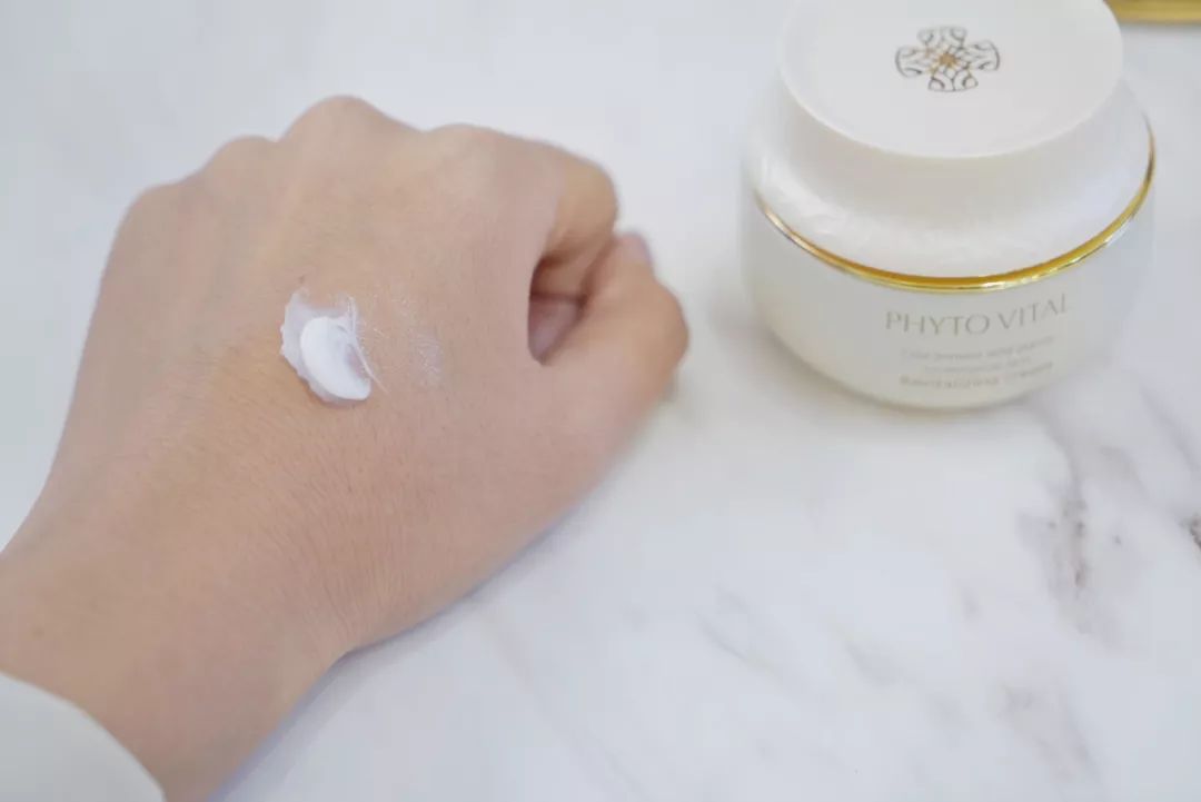 保湿滋润效果好的秋冬季面霜,这个秋冬让肌肤喝饱水