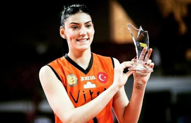 欧冠8强赛次回合深夜开打！意甲3豪门或晋级，瓦基弗日子不好过