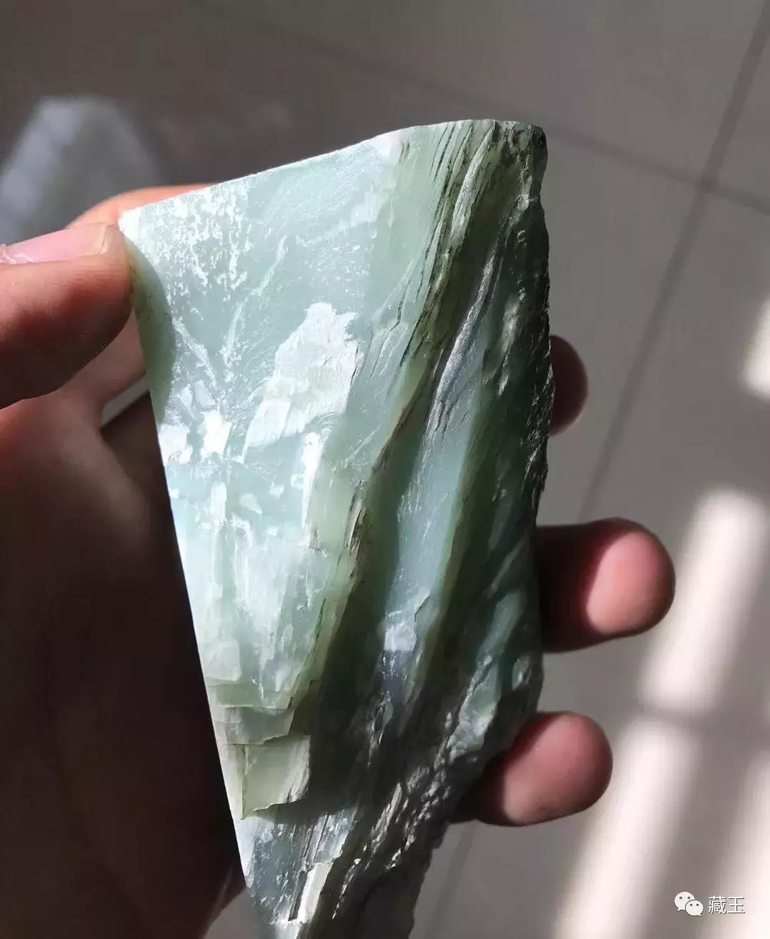 玛纳斯碧玉的优缺点,碧玉如何辨别优劣